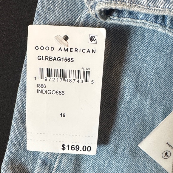 Good American Good Standard Baggy Jeans - Picture 7 of 7